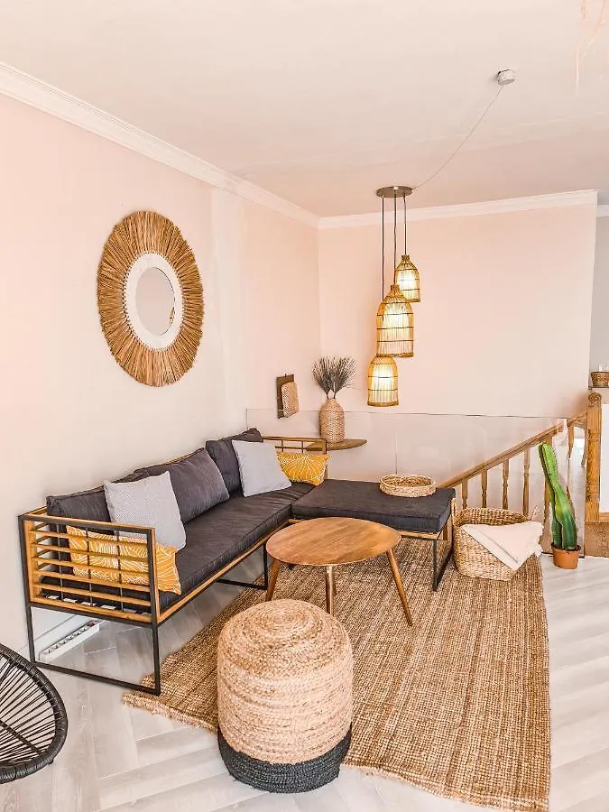 Oceanview Boutique House, 125 Sqm, Parking, Sunset Rooftop Holiday home