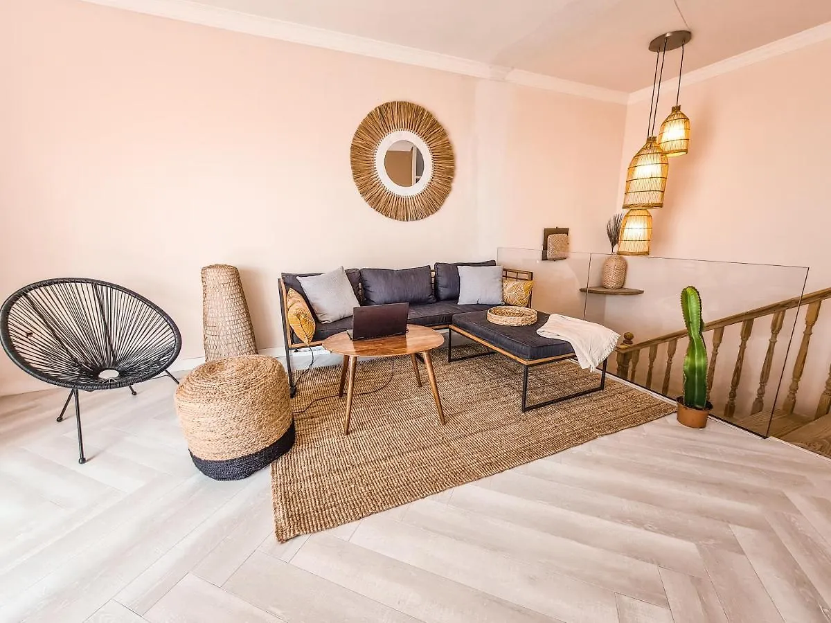 Oceanview Boutique House, 125 Sqm, Parking, Sunset Rooftop Holiday home